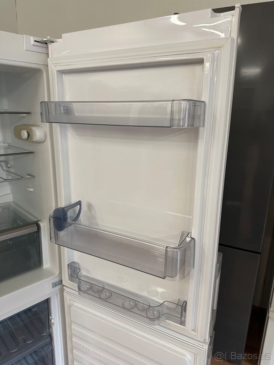 Lednice s mrazákem Bauknecht (160) - 7