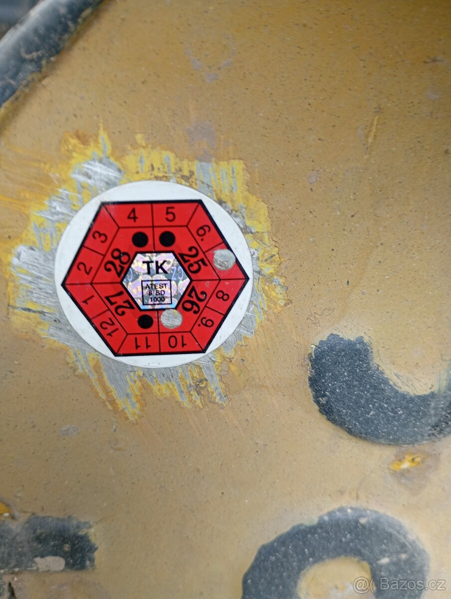 nosič kontejnerů 4x4 - 7