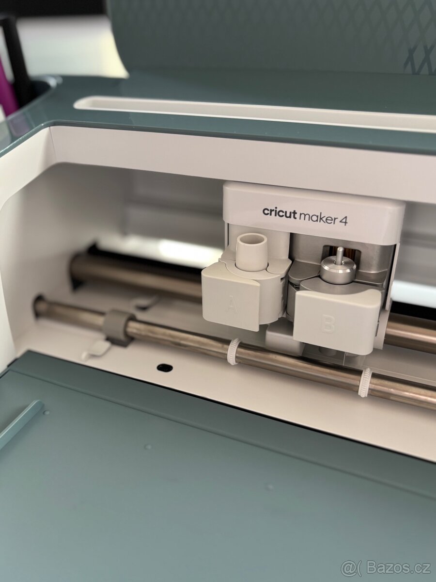 Řezací plotr Cricut Maker4 Essential bundle - 7
