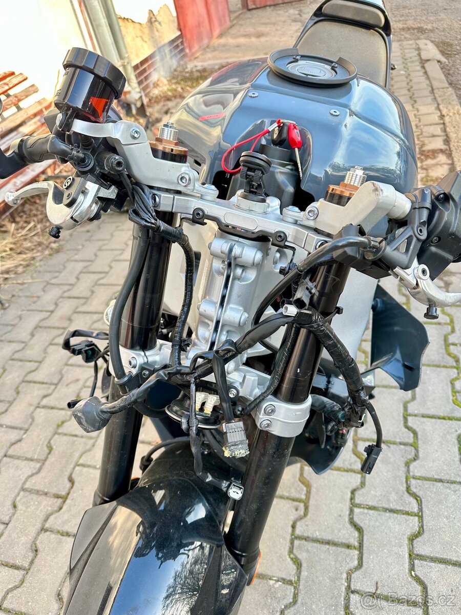 Yamaha xsr 900 gp - 7