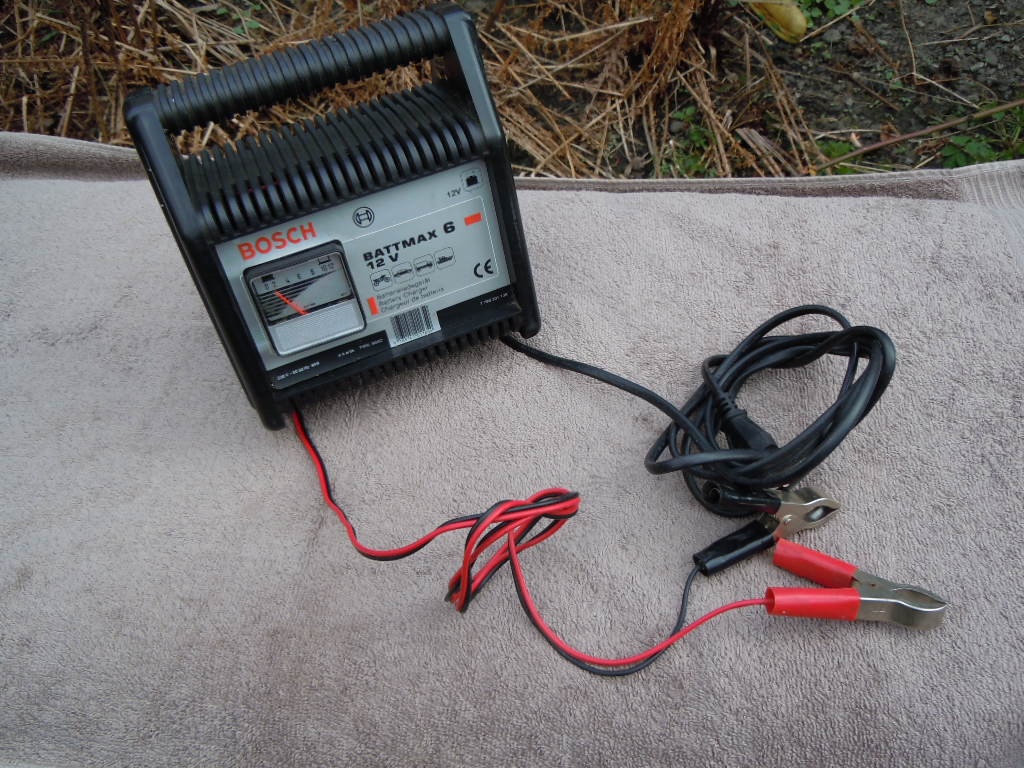 BOSCH Nabíječka - 7