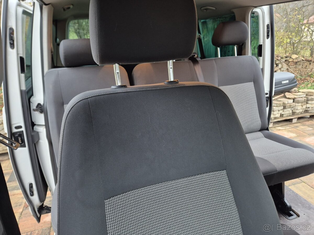 VW Caravelle T5, automat, 4×4, 8 míst , 2× šoupačky, tažné - 7