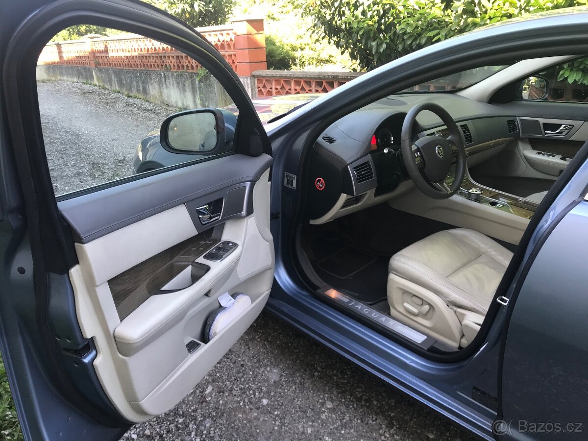 Predám Jaguár XF 2,7 diesel - 7