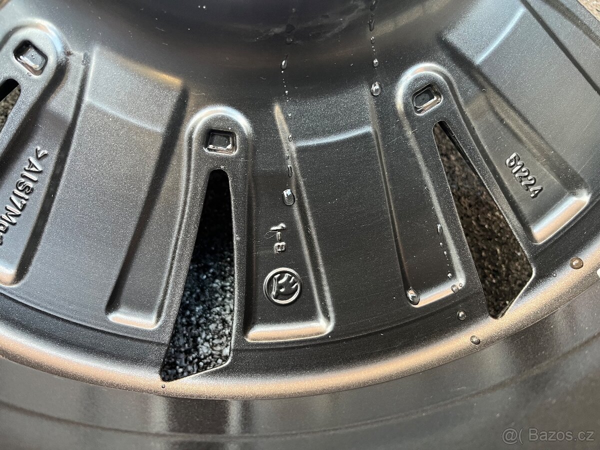 ☀️Orig. Alu škoda Superb “Drakon” 215/55/17 letní pneu - 7