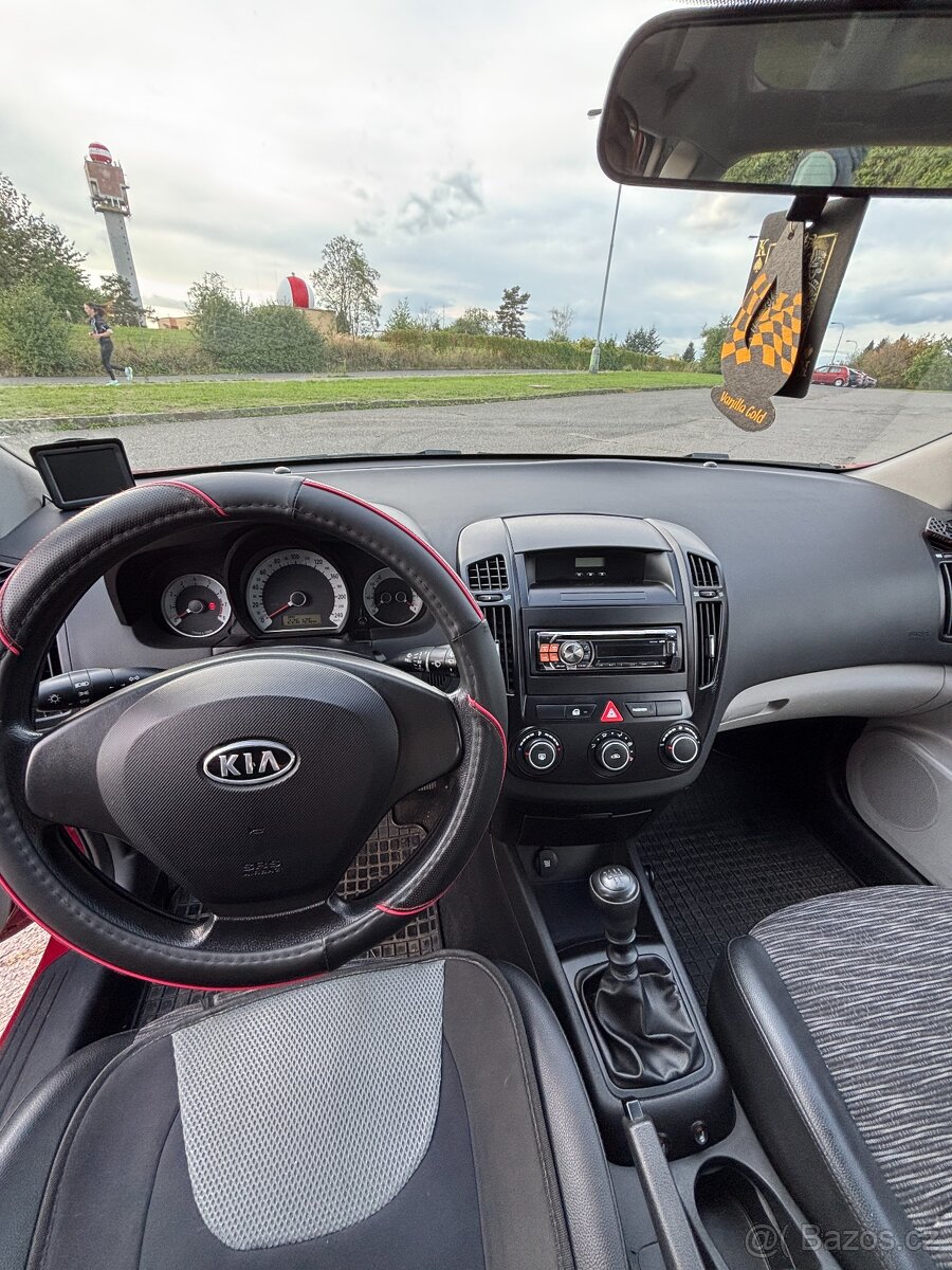 Kia Ceed 1.4 benzín, r. 2008 – 226 000 km - 7