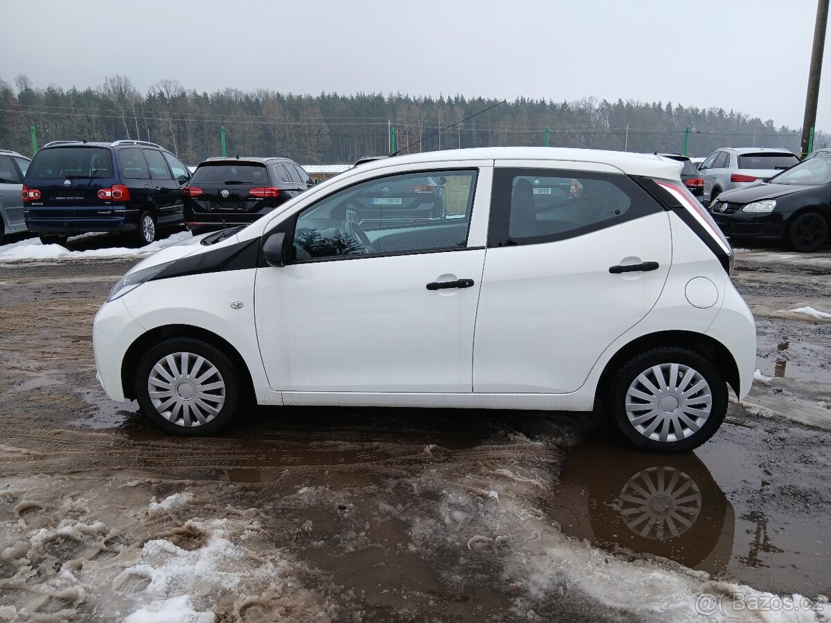 Toyota Aygo 1.0, 51 kW, klima - 7