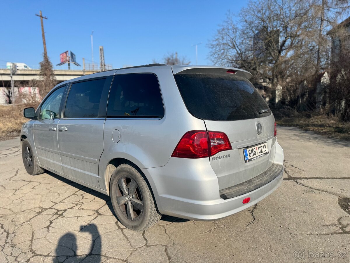 Chrysler voyager/volkswagen routan - 7