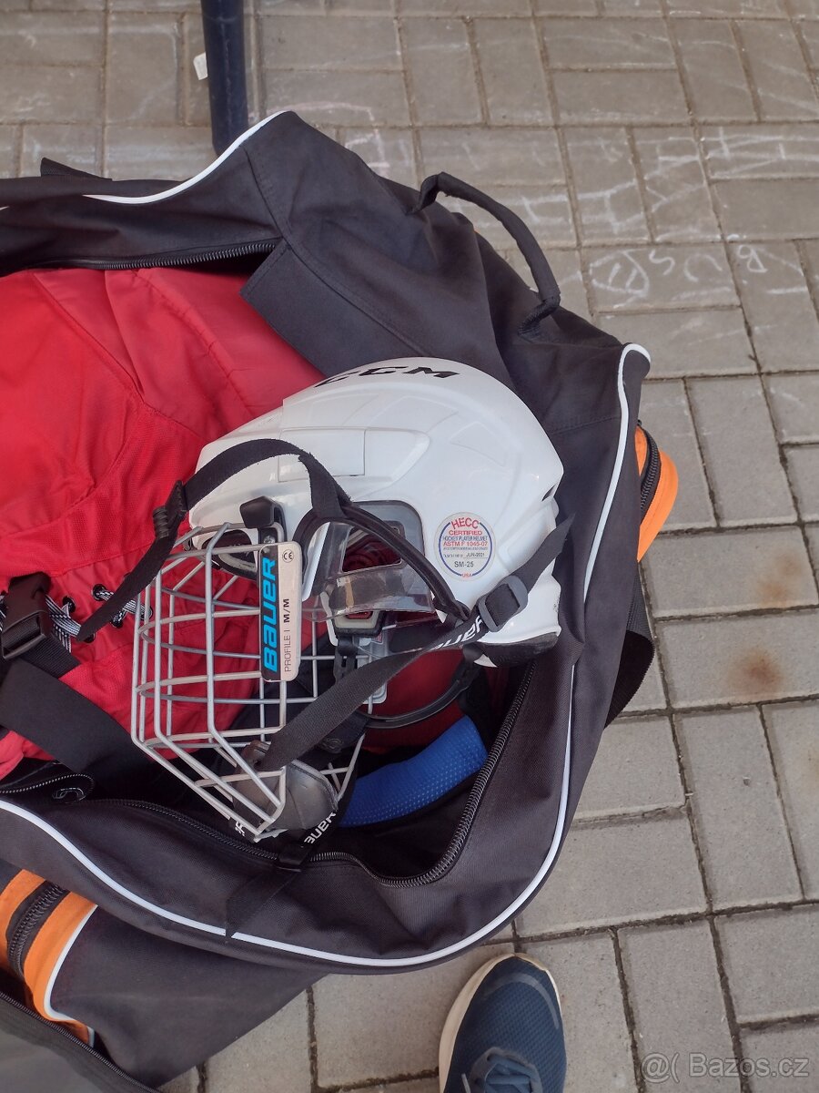 hokejová výstroj s hokejovou taškou - 7