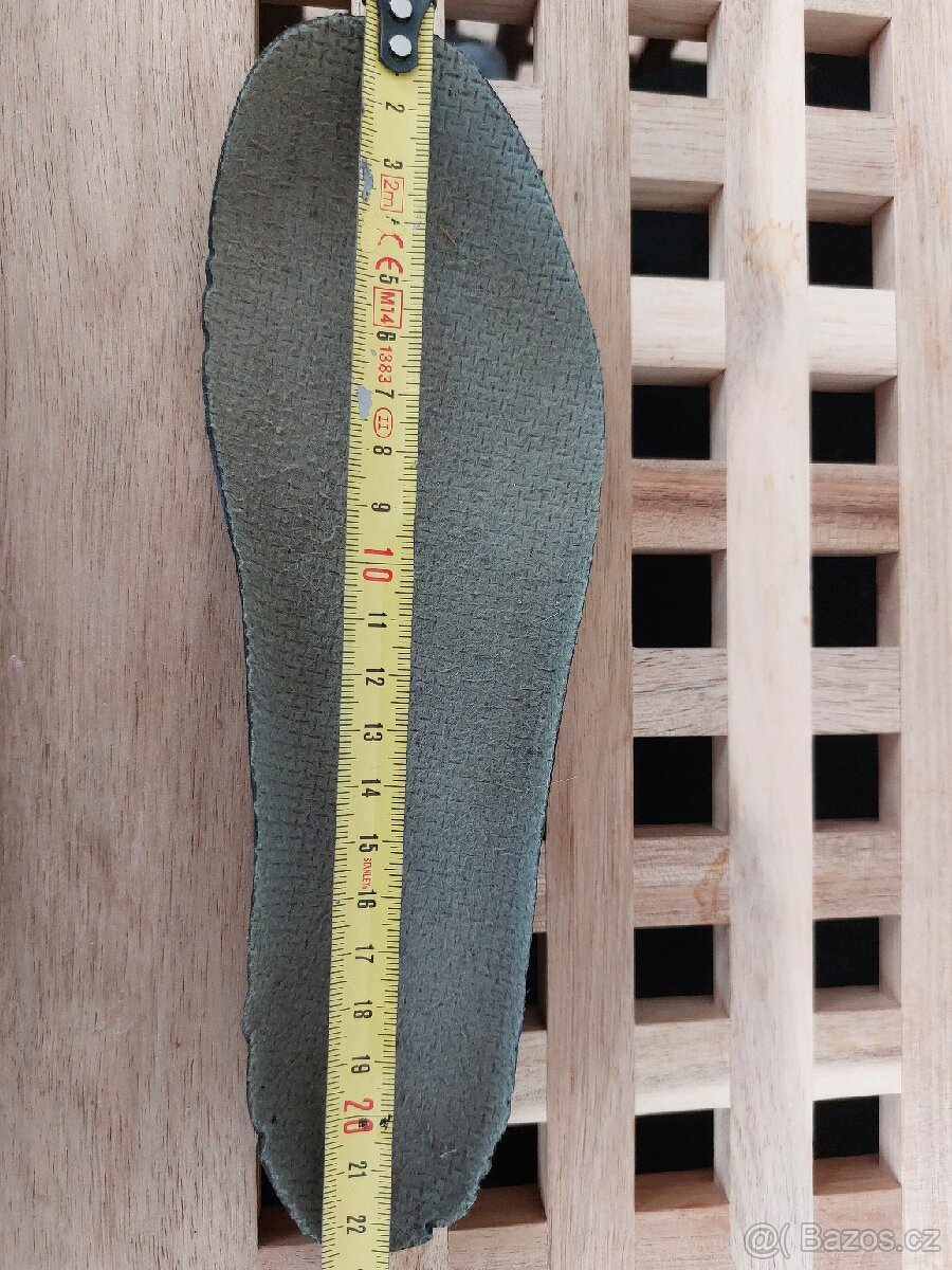 Dětské trekové boty Meindl, vel.35
- 7