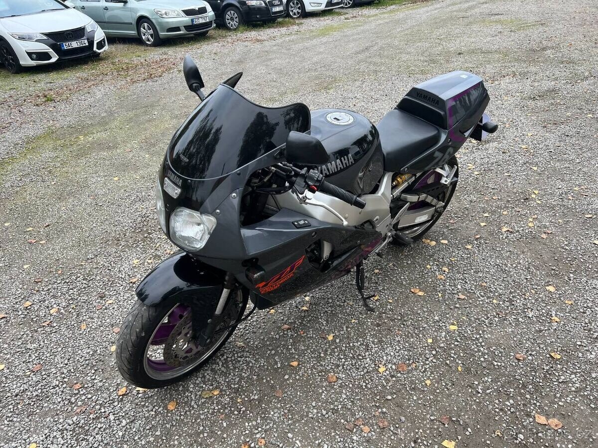 Yamaha YZF 750 R Genesis - 7