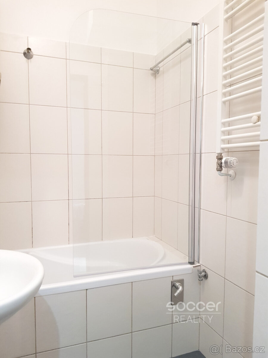 Pronájem bytu 2 + kk, 40 m2, v Praze 5 - Košíře, ulice Kare - 7