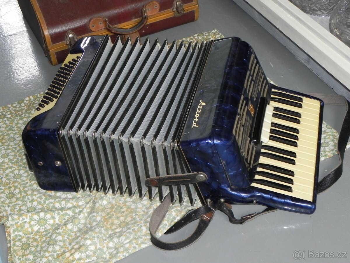 Stará harmonika accord - 7