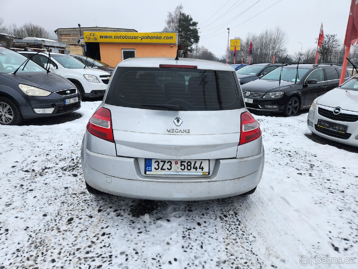 Renault Megane 1.6i 82 kW - 7