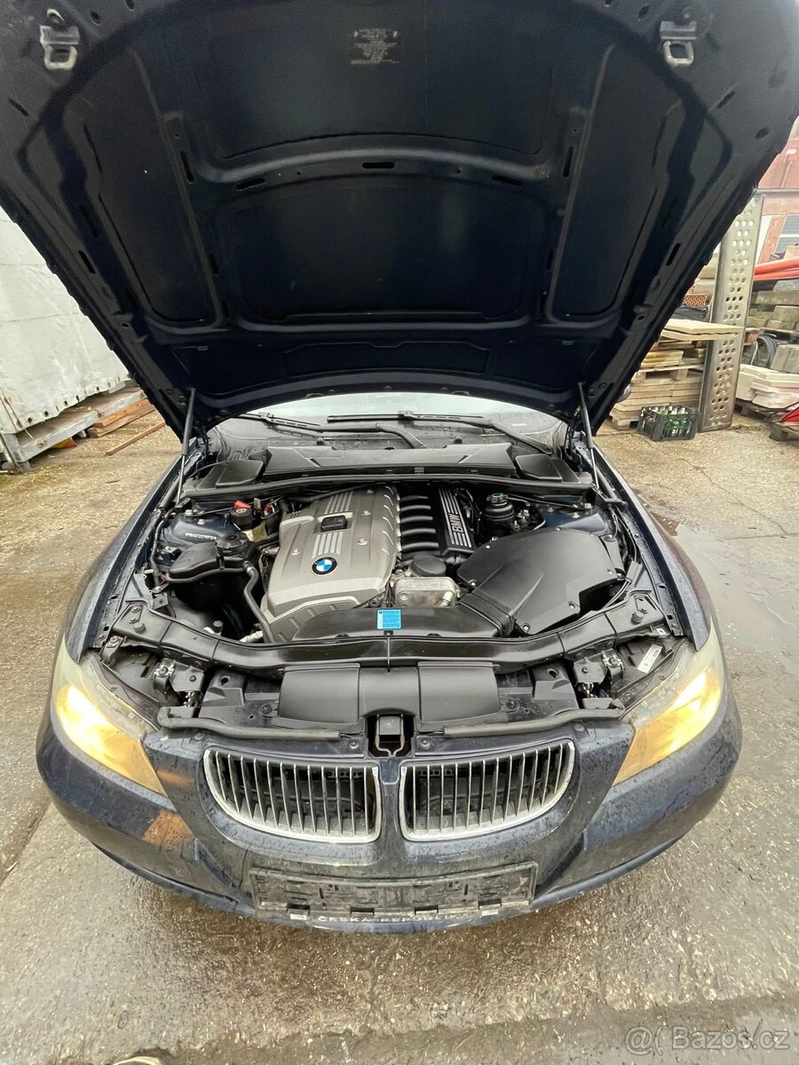 BMW e91 cely vůz po dílech - 7