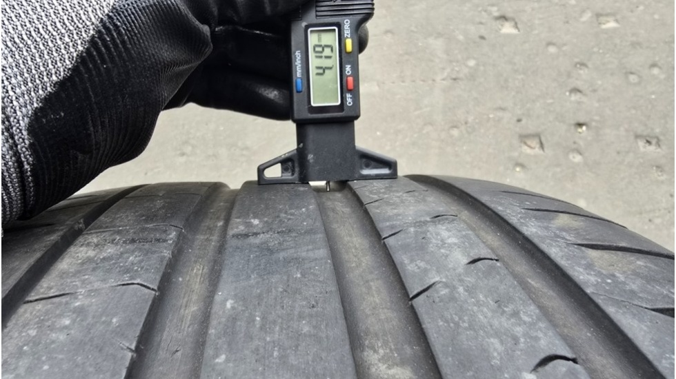 Letní pneu 275/35/19 Pirelli - 7