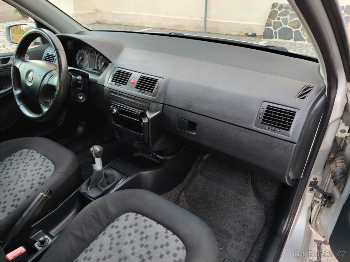 Prodám Škodu Fabii Hatchback 1.2 40kw, rok výroby 2007 - 7