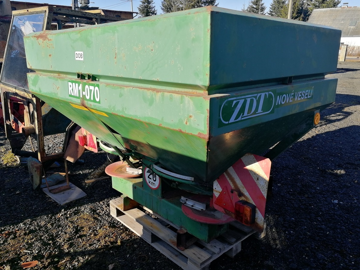 Rozmetadlo průmyslových hnojiv Amazone ZA-100 a ZDT RM1-070 - 7