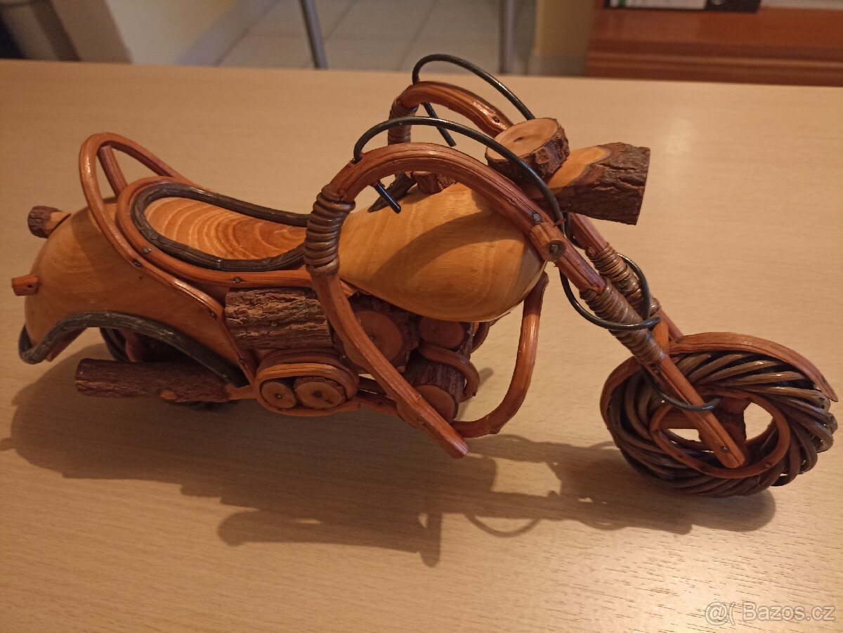 Dřevěný model motocyklu - 7