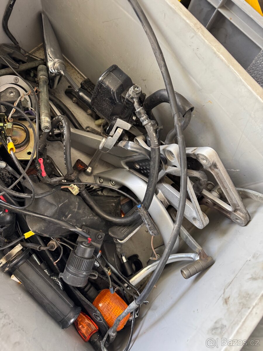 Honda Hornet 600 Díly - 7