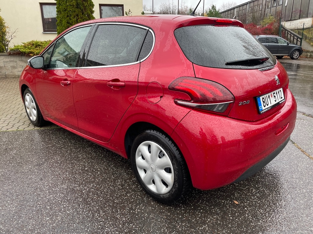 Prodám Peugeot 208 1,2 benzín 81kW, rok 2015, STK 6/2027 - 7