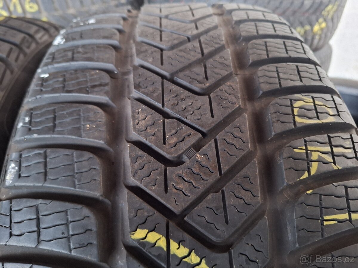 Prodám zimní pneu 235/40/18 Michelin a Pirelli - 7