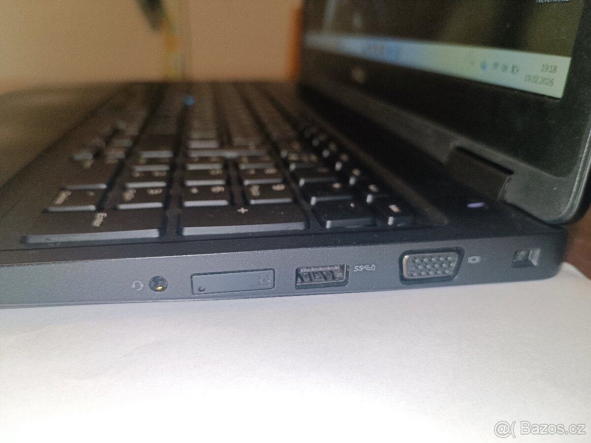 Dell Latitude 5590 - 7