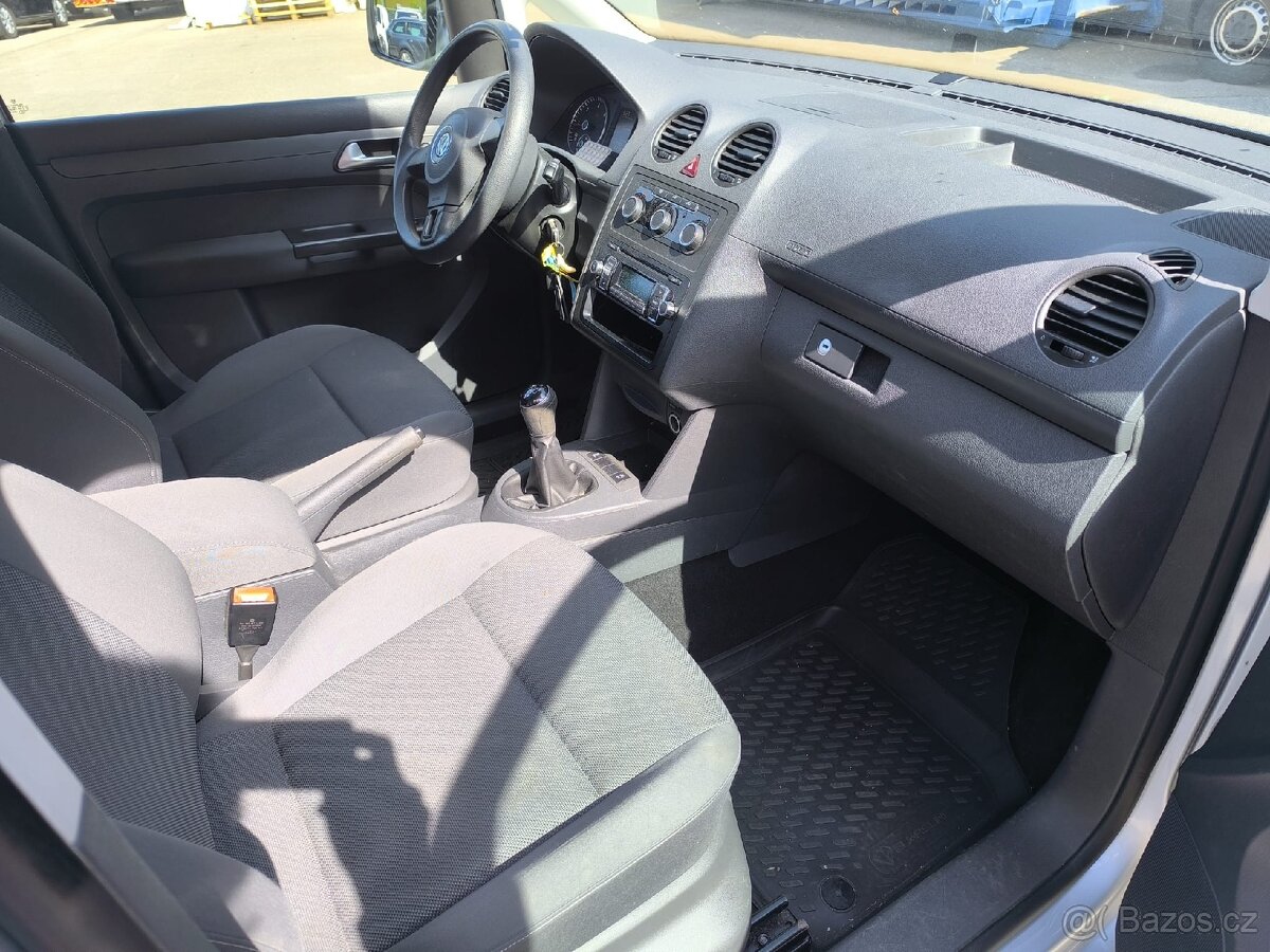 VW CADDY 1,6 TDI TOP STAV - 7