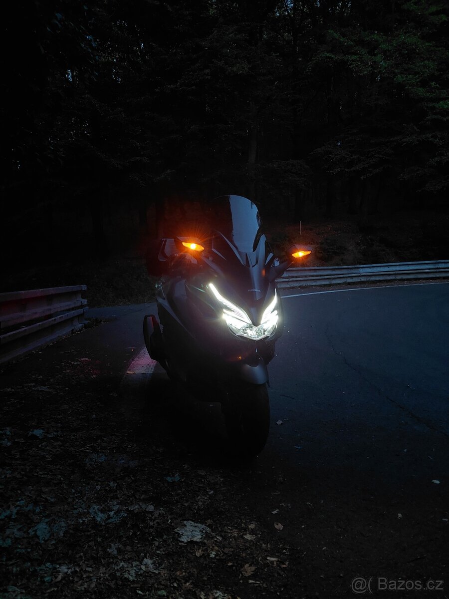 Honda Forza 350 - 7