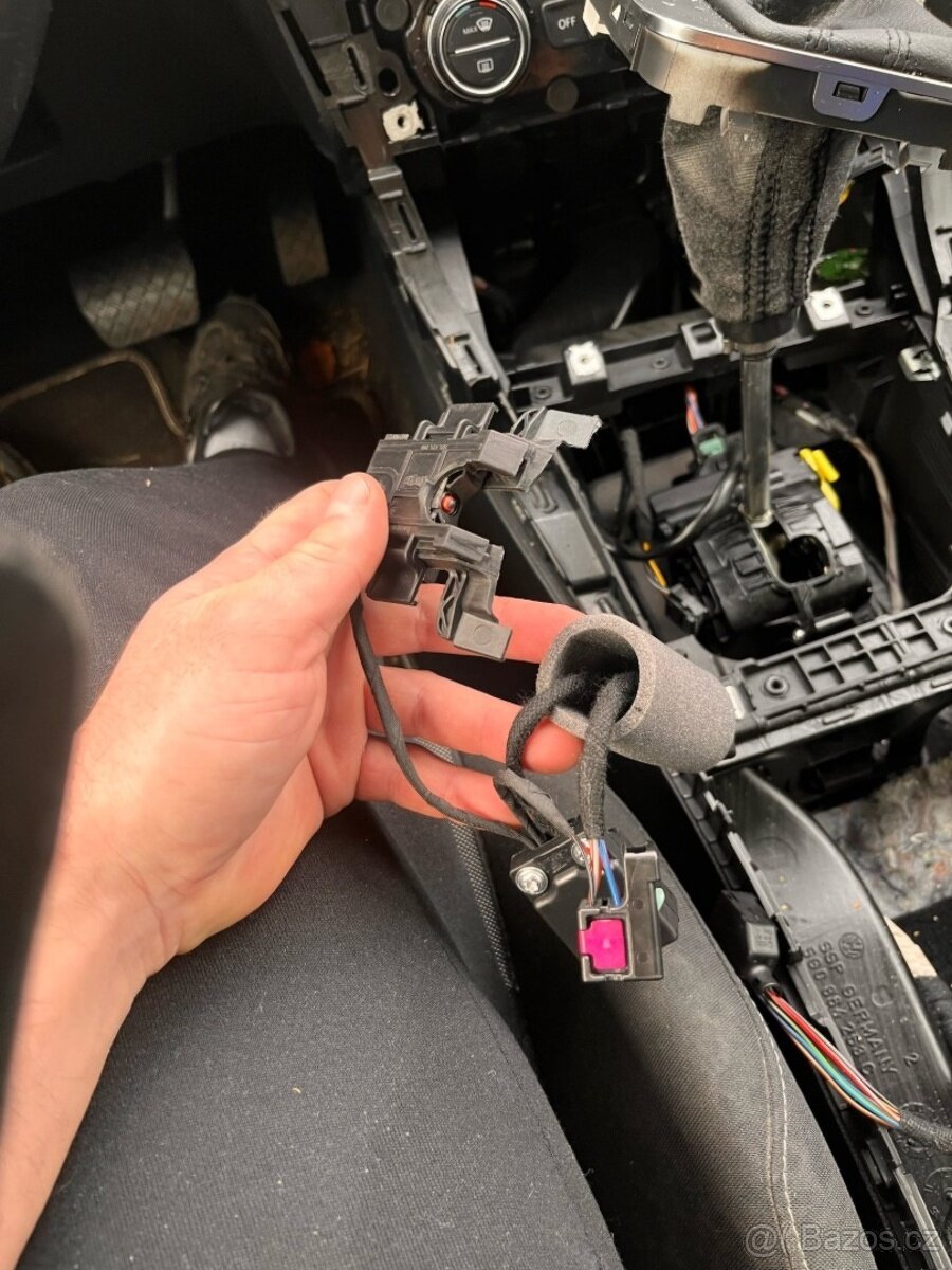 MIKROSPÍNAČ ŘADICÍ PÁKY /PŘEVODOVKA DSG 6 A 7-STUPŇOVÁ - 7