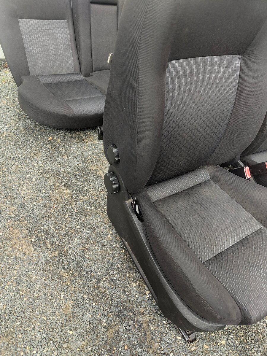Sedačky Mondeo III - 7