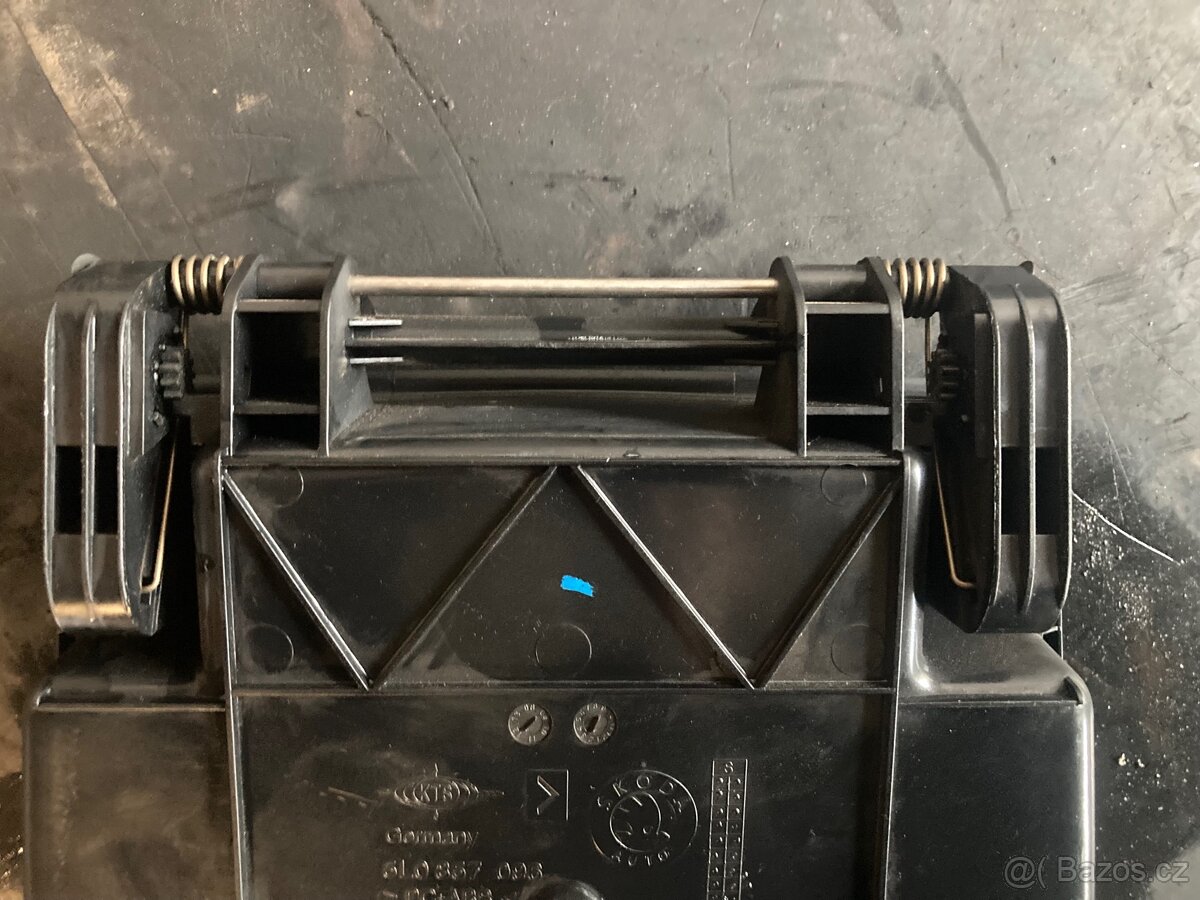 Prodám kastlík (přihrádka) Škoda Yeti - 7