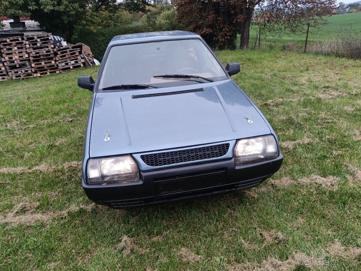 Favorit r.v.1990 karbec pekny stav HP sporting - 7