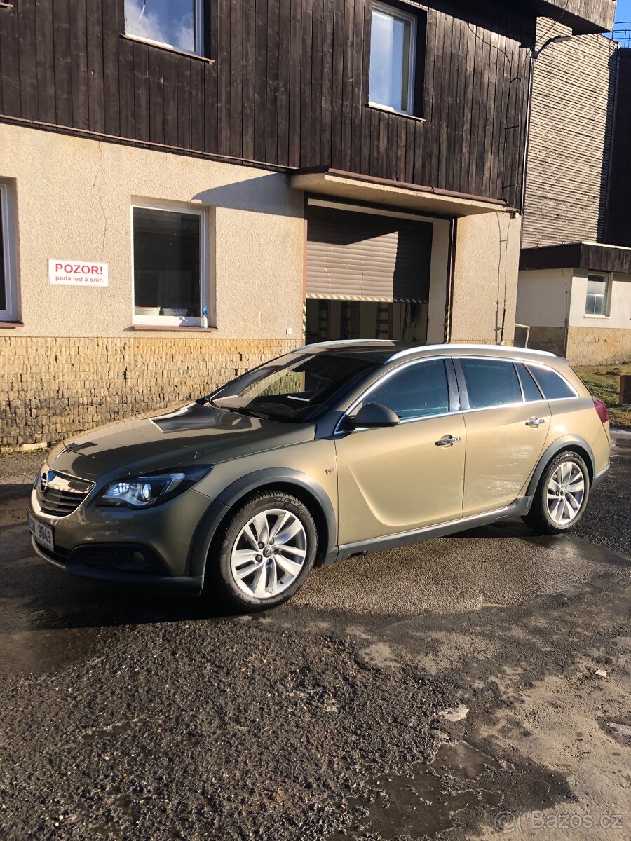 OPEL INSIGNIA COUNTRY TOURER - 7