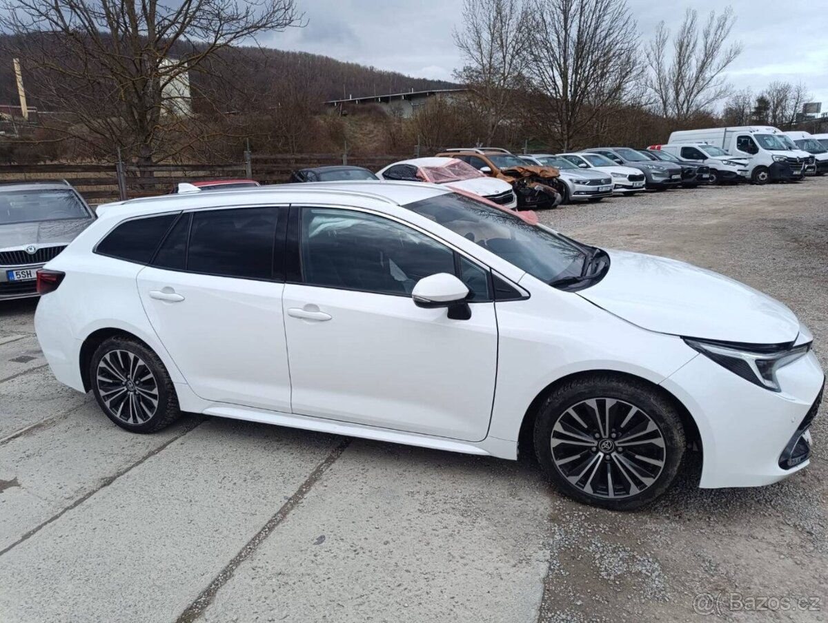 Toyota Corolla Hybrid - 7