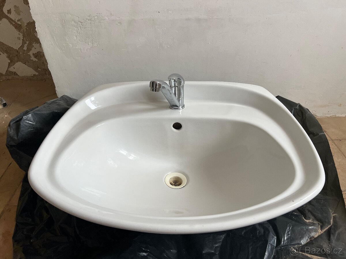 Umyvadlo s baterií - 7