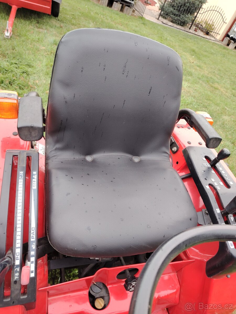 Malotraktor Mitsubishi + vlečka - 7