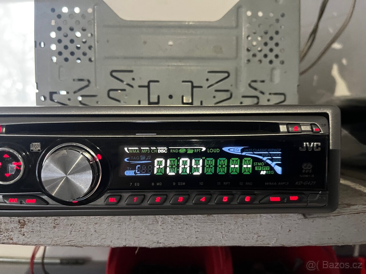 JVC autoradio 4x50 , mp3 - 7