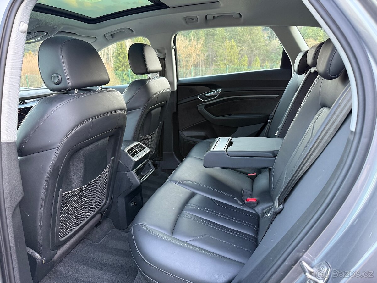 2021 Audi E tron 50 Premium - 7