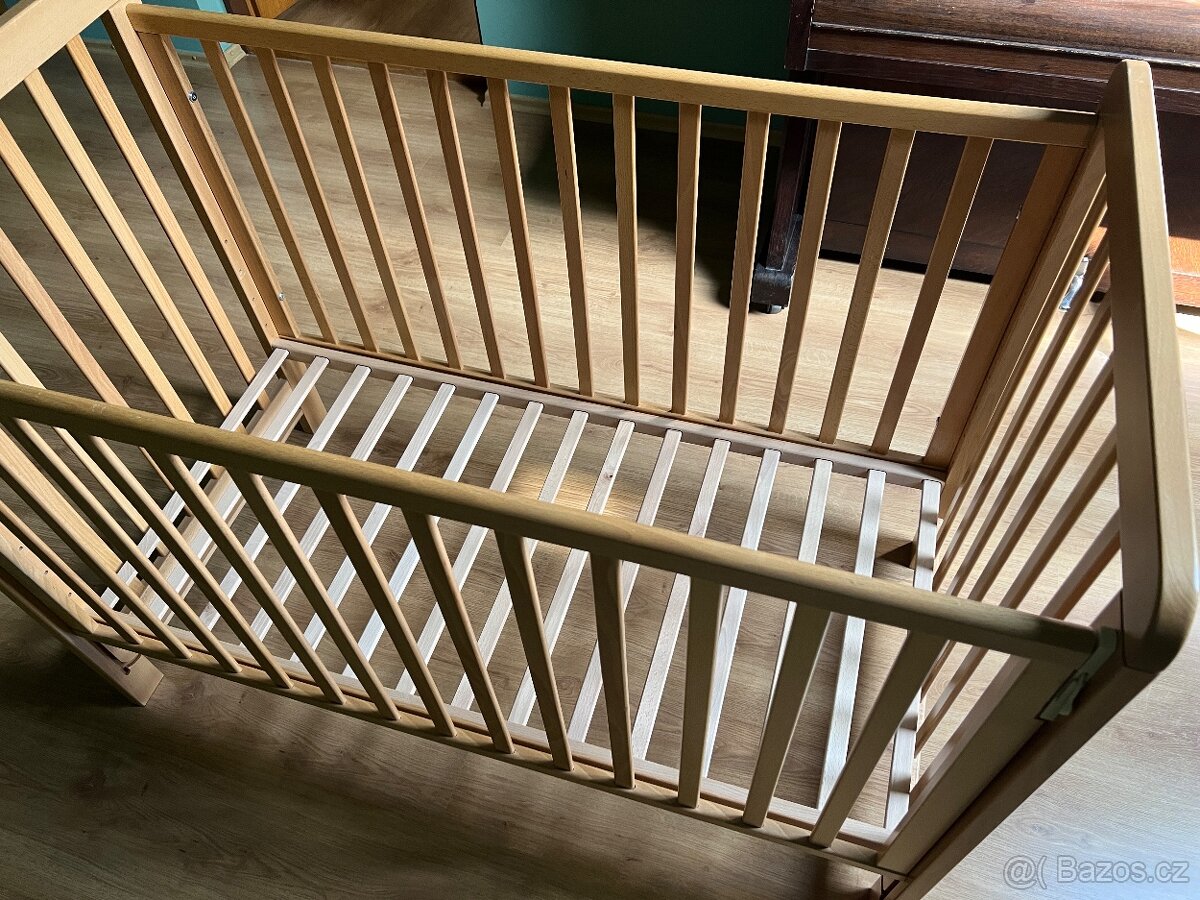 Dětská postýlka + matrace a prostěradla - 7