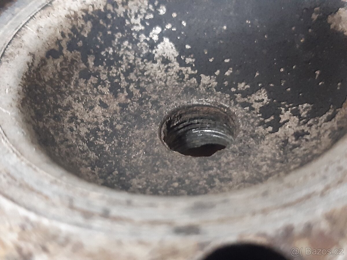 Hlava motoru Jawa 350 354 Kývačka - 7