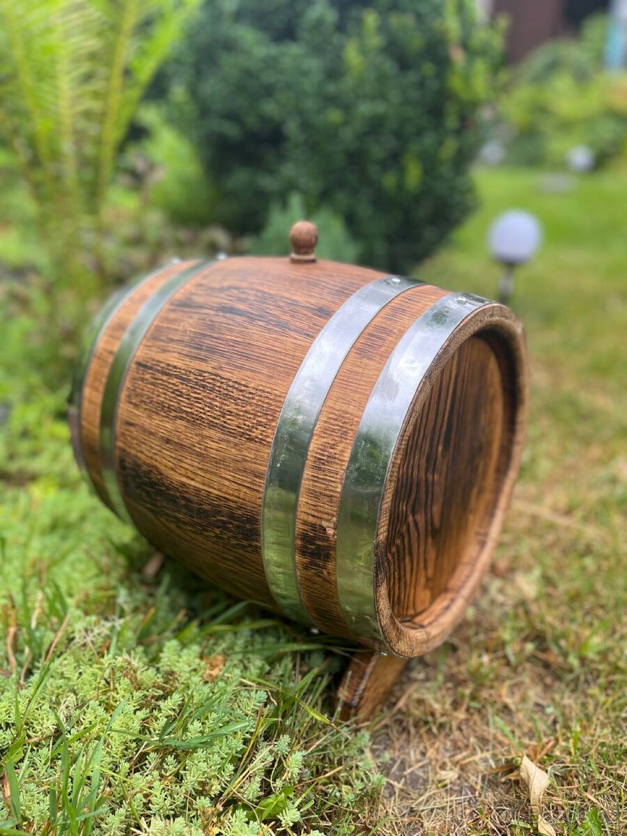 Dubové sudy, dřevěné sudy na víno,slivovice nebo pivo - 7