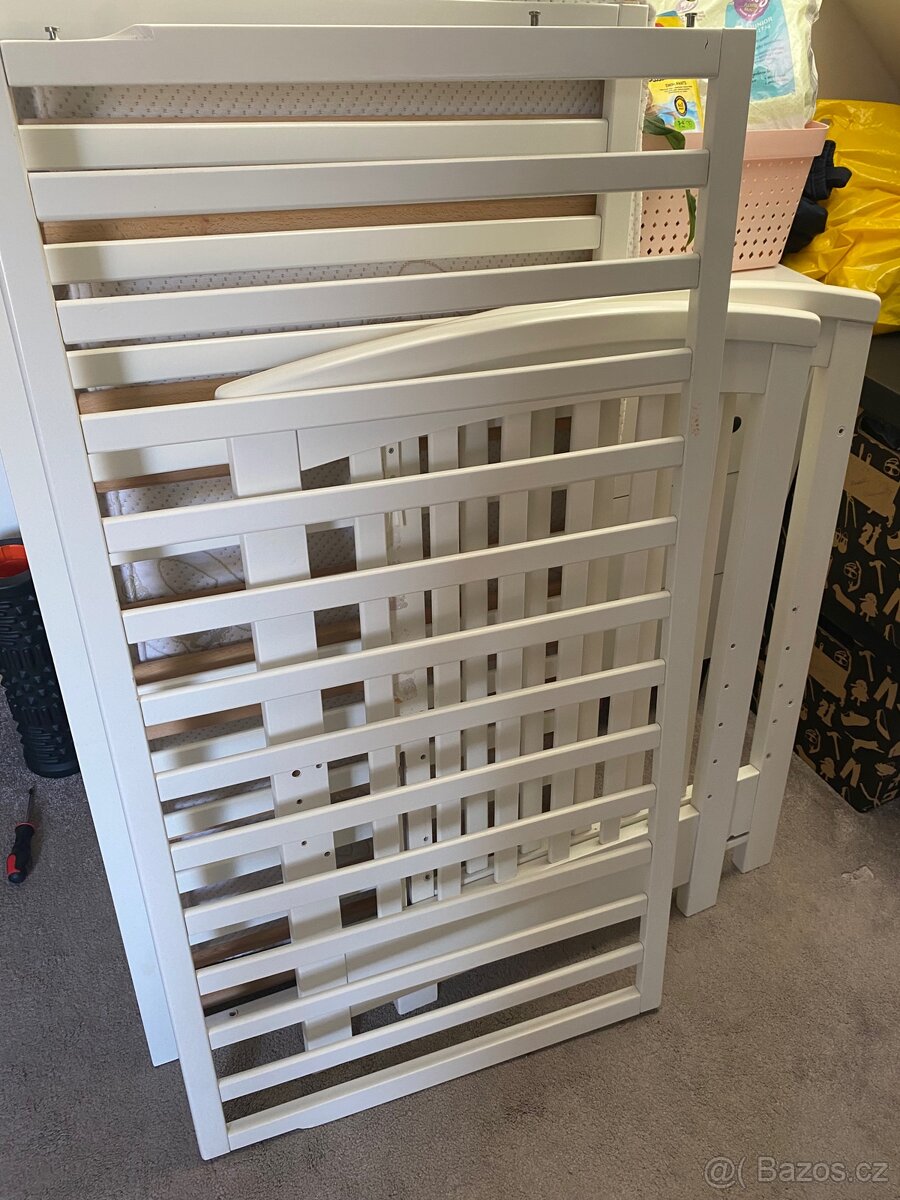 Bílá dřevěná postýlka - 7