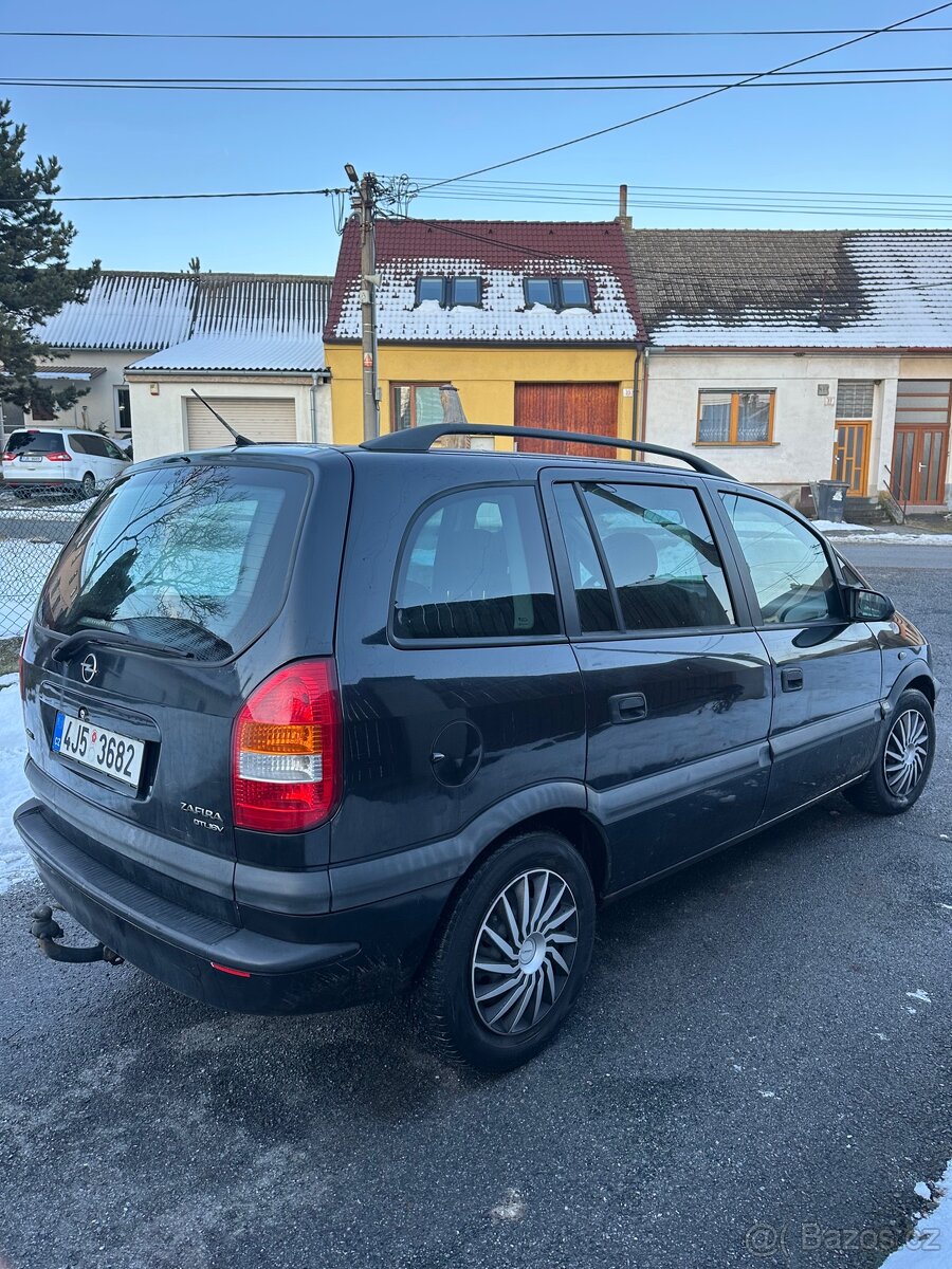 Opel Zafira 2.0 - 7