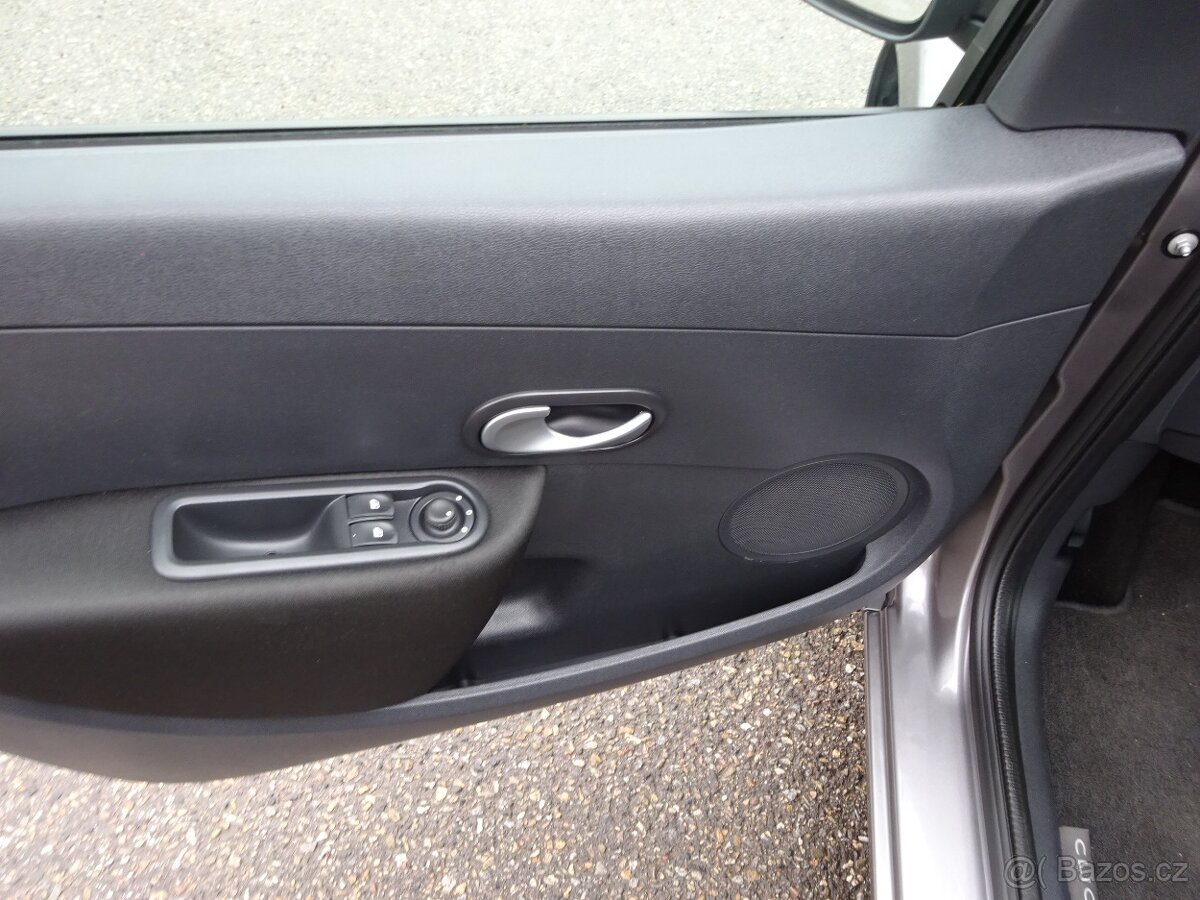 Renault Clio 1.2i r.v.2012 (55 kw) 1.Majitel - 7