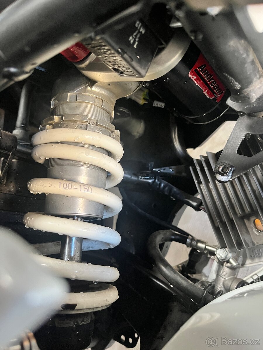 suzuki gsr 750 - 7
