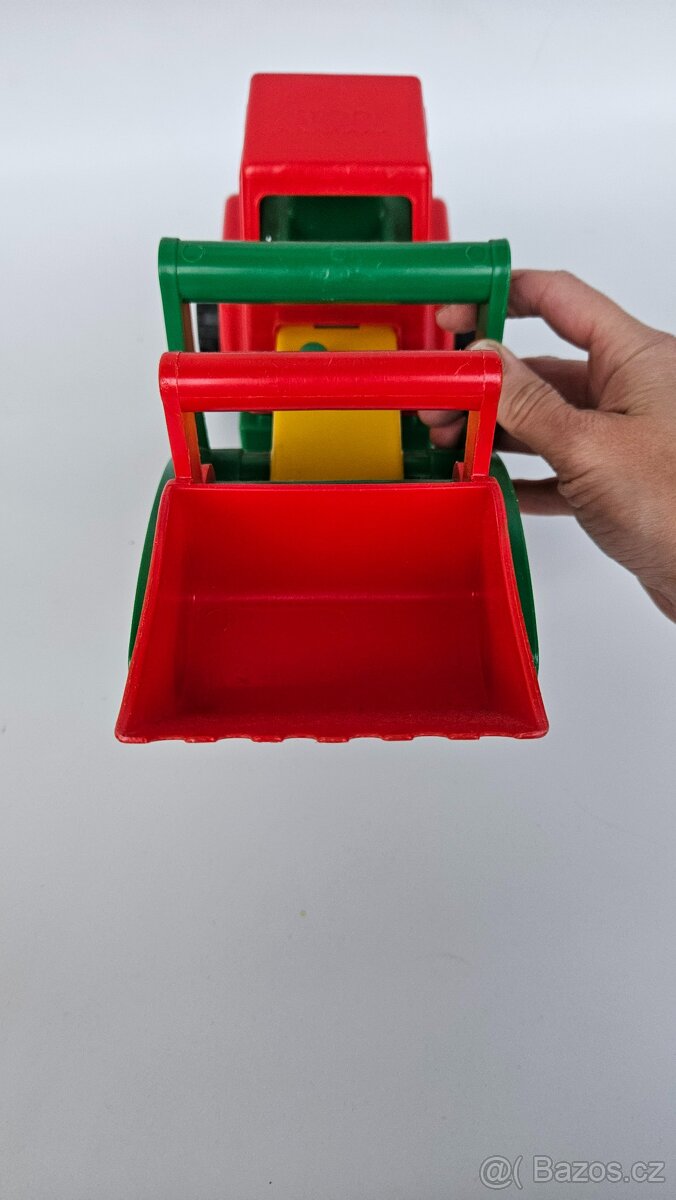 Traktor se lžící značky Lena - 7