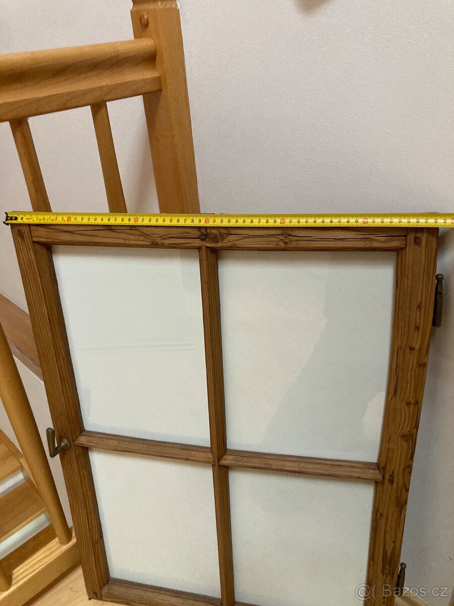 Drevene okno vhodne pro fotky - 7