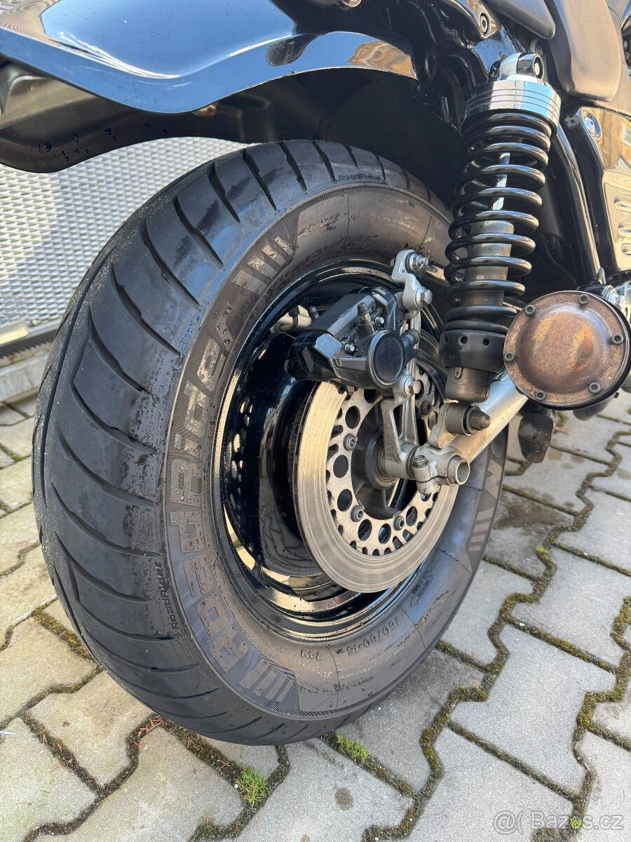 Yamaha Vmax 1200 - 7