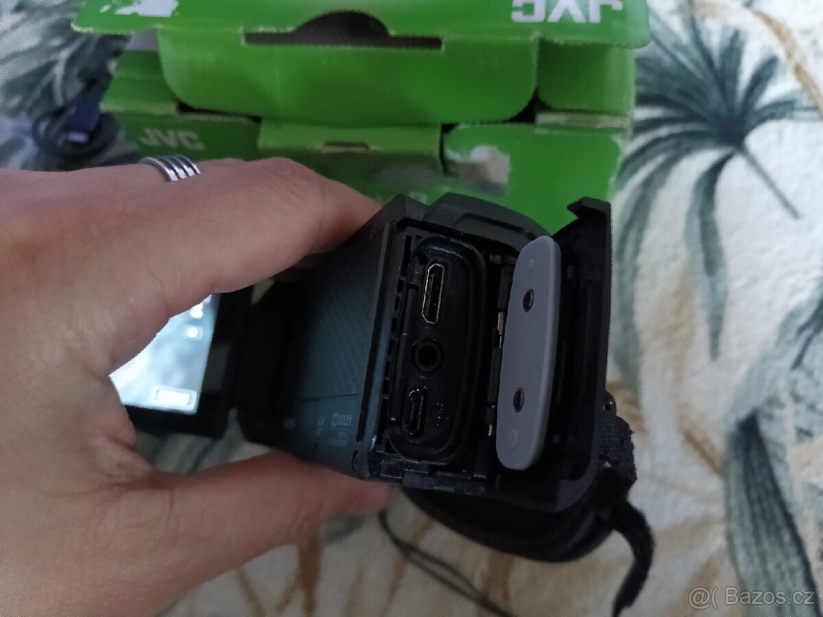 Videokamera JVC GZ-R415BE - 7