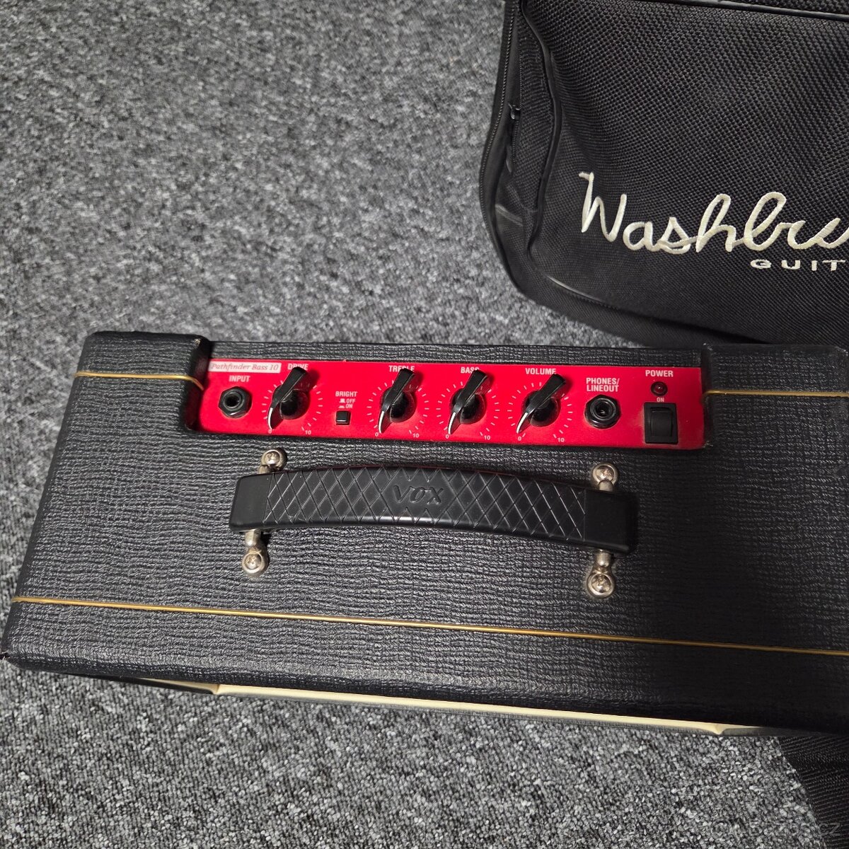 Bass kytara Washburn - 7